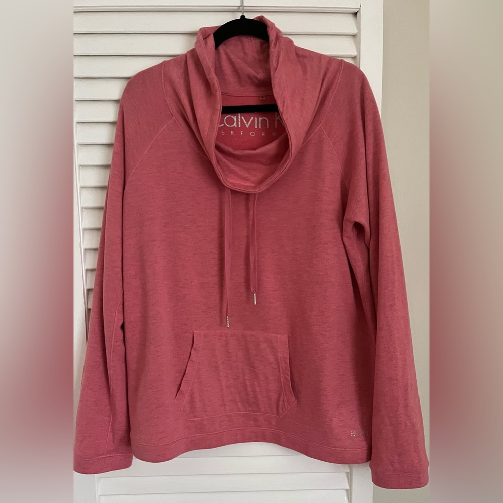 Calvin Klein performance top in a salmon color. Size xl